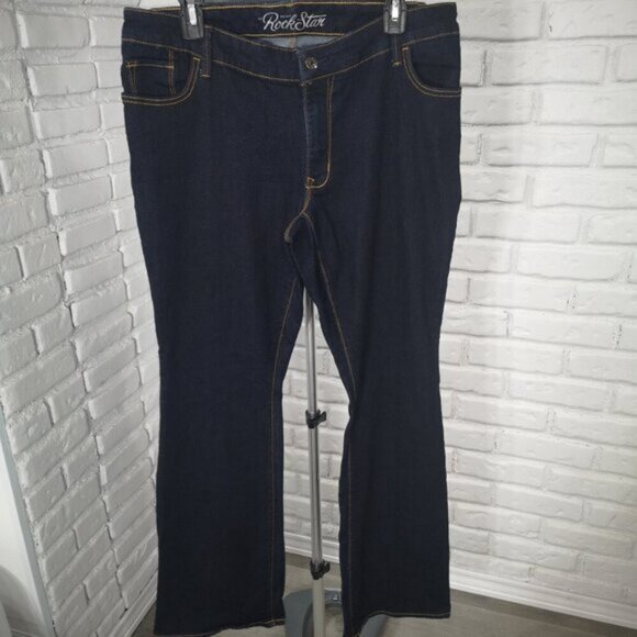 Old Navy The Rockstar Ladies Size 18 Reg Dark Wash Slight Flare Blue Jeans - Picture 1 of 7
